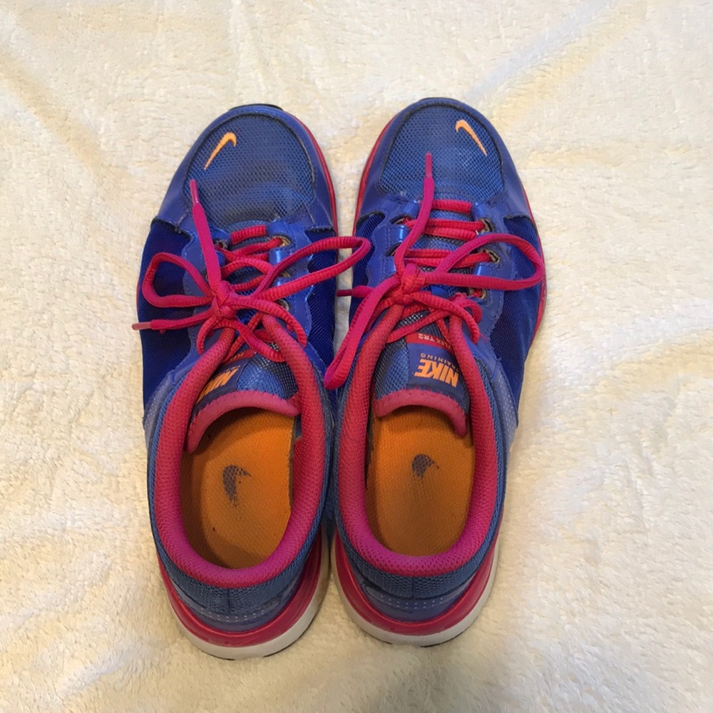 NIKE tennis shoes - flex tr2